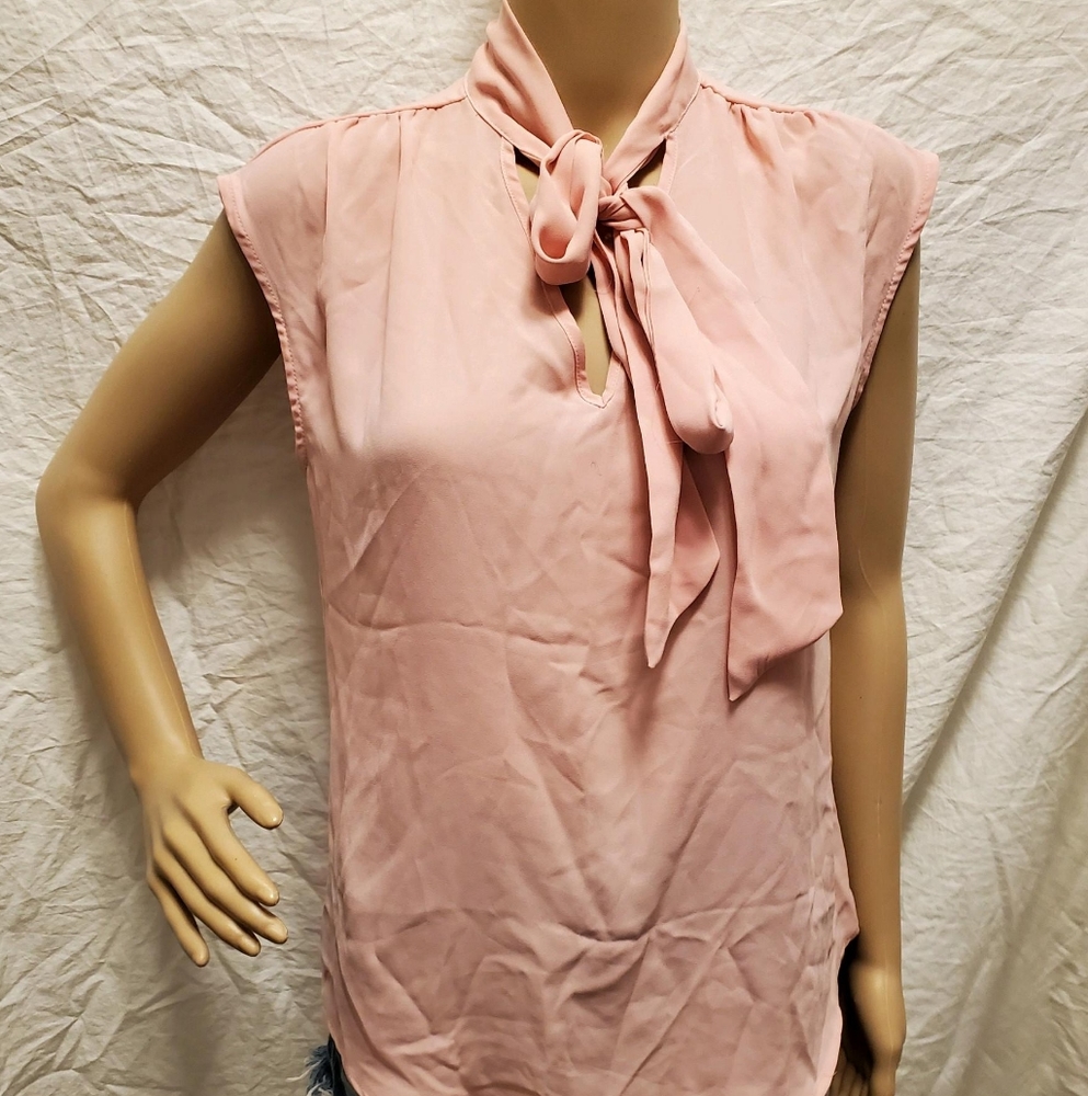 Keyhole Tie Up Blouse